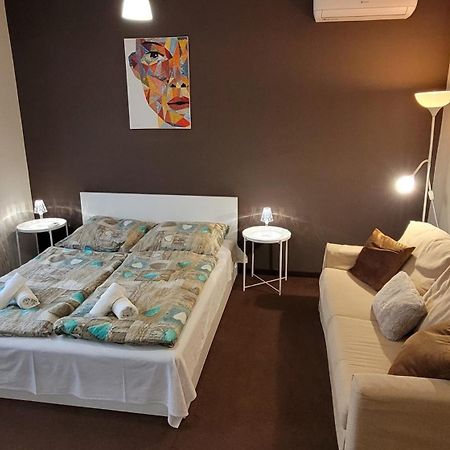 Doris Apartments Сиофок Екстериор снимка