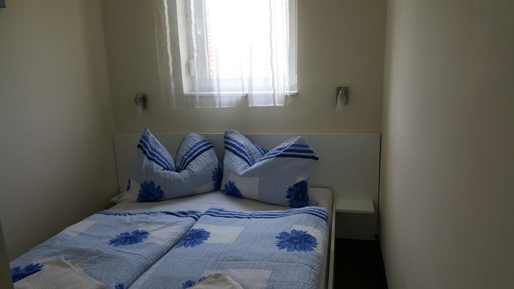 Doris Apartments Сиофок Екстериор снимка