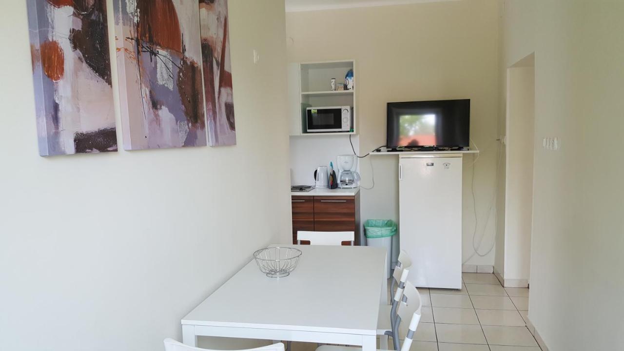 Doris Apartments Сиофок Екстериор снимка